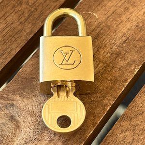 LOUIS Vuitton #227 Gold Brass Lock and Key 🔐